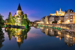 Vue de Meta à la tombée de la nuit