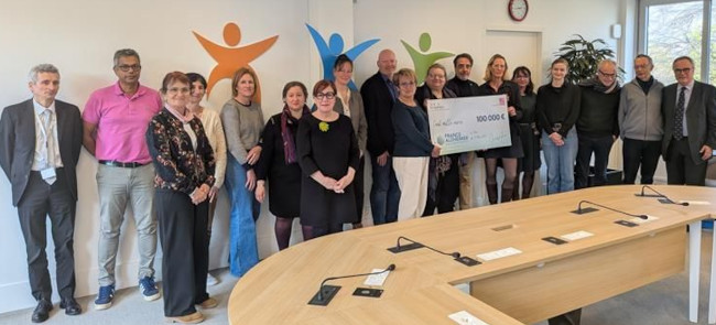 Remise du chèque de 100 000 € par l'Ircantec à l'association France Alzheimer