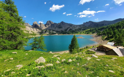 Vue du lac d’Allos (Alpes du Sud)