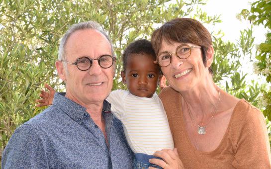 Jean-Paul et Véronique Faydi avec le petit Elhadj venu de Guinée