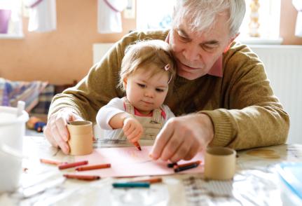 Comment occuper ses petits-enfants ? Quelques idées dont les loisirs créatifs