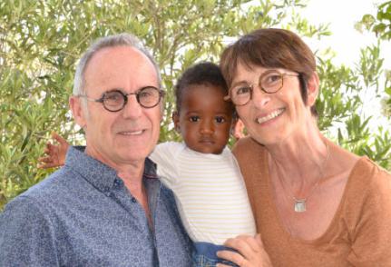 Jean-Paul et Véronique Faydi avec le petit Elhadj venu de Guinée